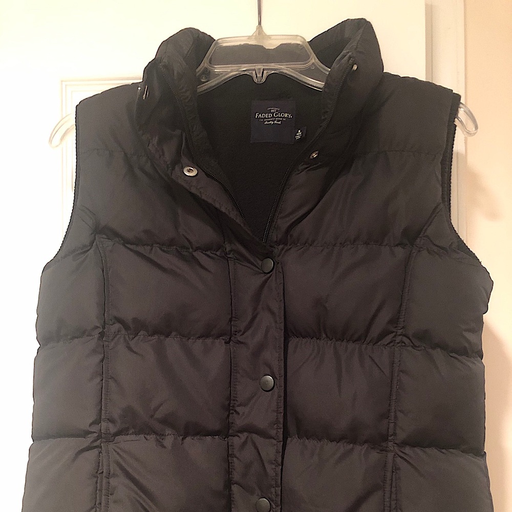 Black puffer vest